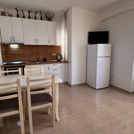 Mire Apartment Durrës Buitenkant foto